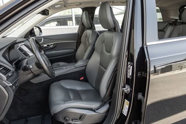 Used 2020 Volvo XC90 T6 Momentum w/ Protection Package Premier AWD/4WD image 13