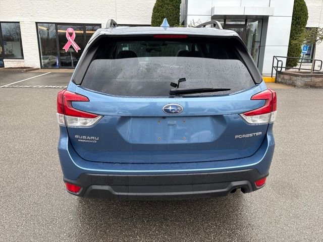 Used 2023 Subaru Forester Premium image 4