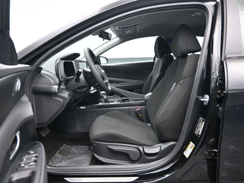 New 2026 Hyundai Elantra Blue image 24