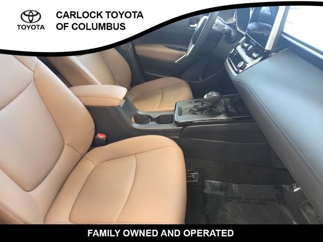 Used 2026 Toyota Corolla Cross XLE w/ Convenience Package FWD image 19