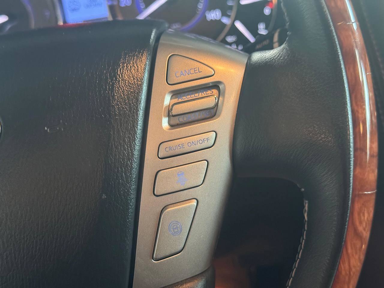 Used 2017 INFINITI QX80 2WD w/ Deluxe Technology Package image 19