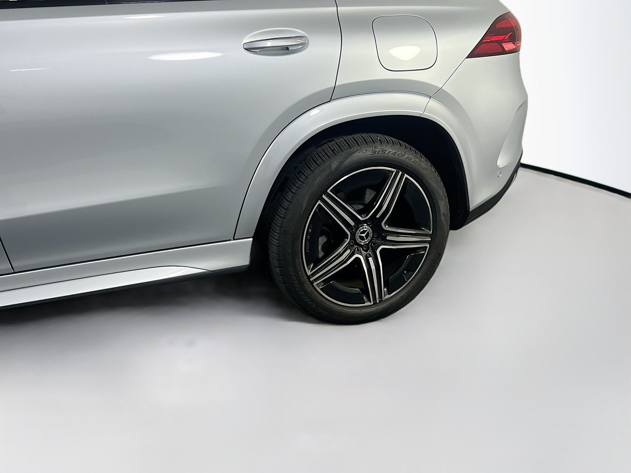 Used 2025 Mercedes-Benz GLE 450e 4MATIC image 31