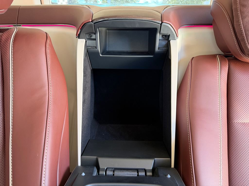 Used 2023 Mercedes-Benz Maybach GLS 600 4MATIC image 45