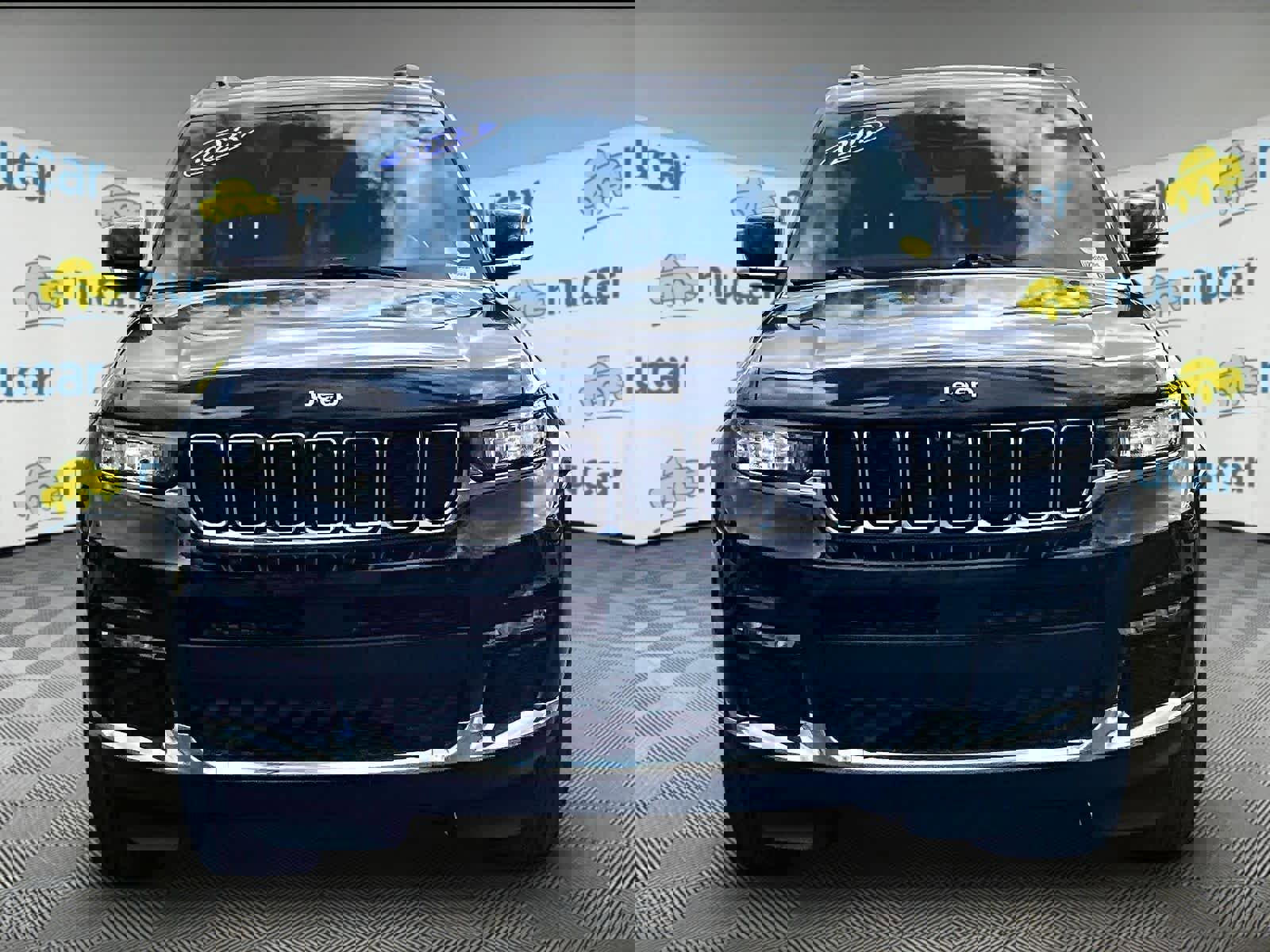 Used 2023 Jeep Grand Cherokee L Limited w/ Luxury Tech Group II AWD/4WD image 2