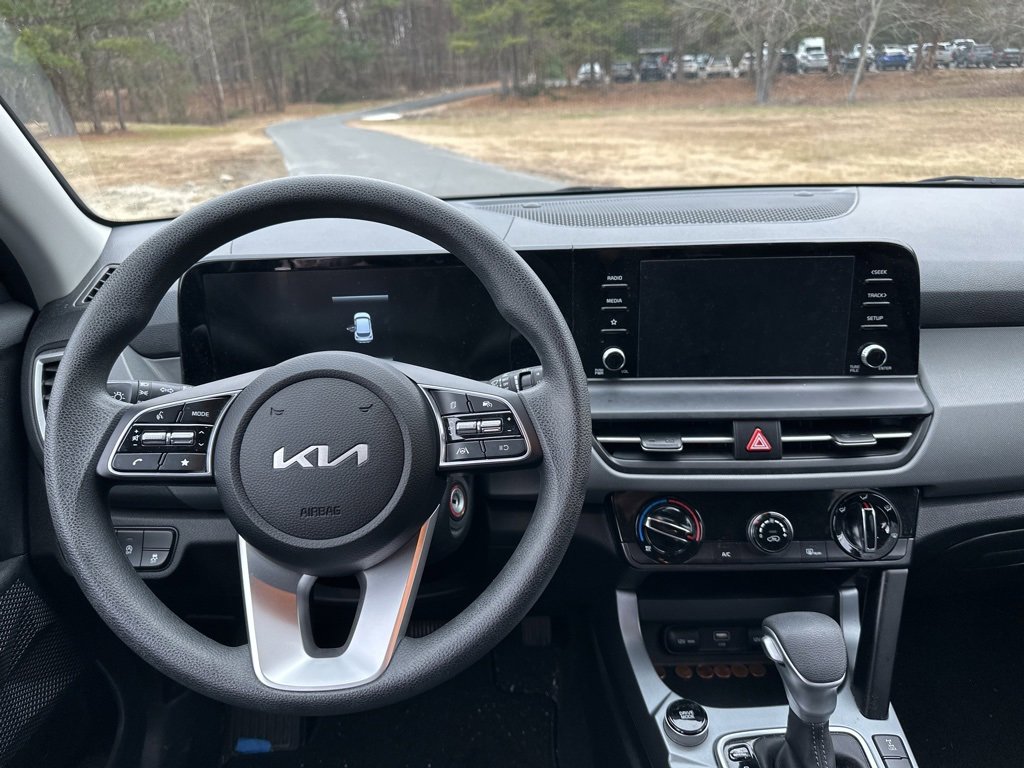 Certified 2024 Kia Seltos LX image 12