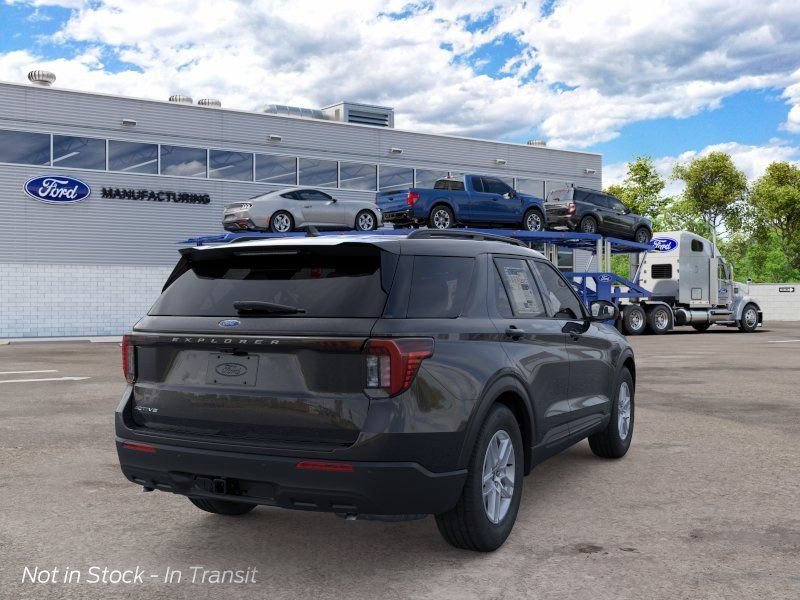 New 2026 Ford Explorer Active RWD image 8