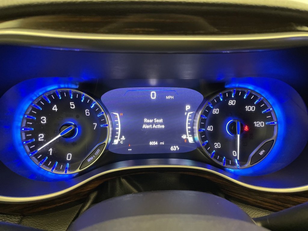 Certified 2024 Chrysler Pacifica Limited image 13