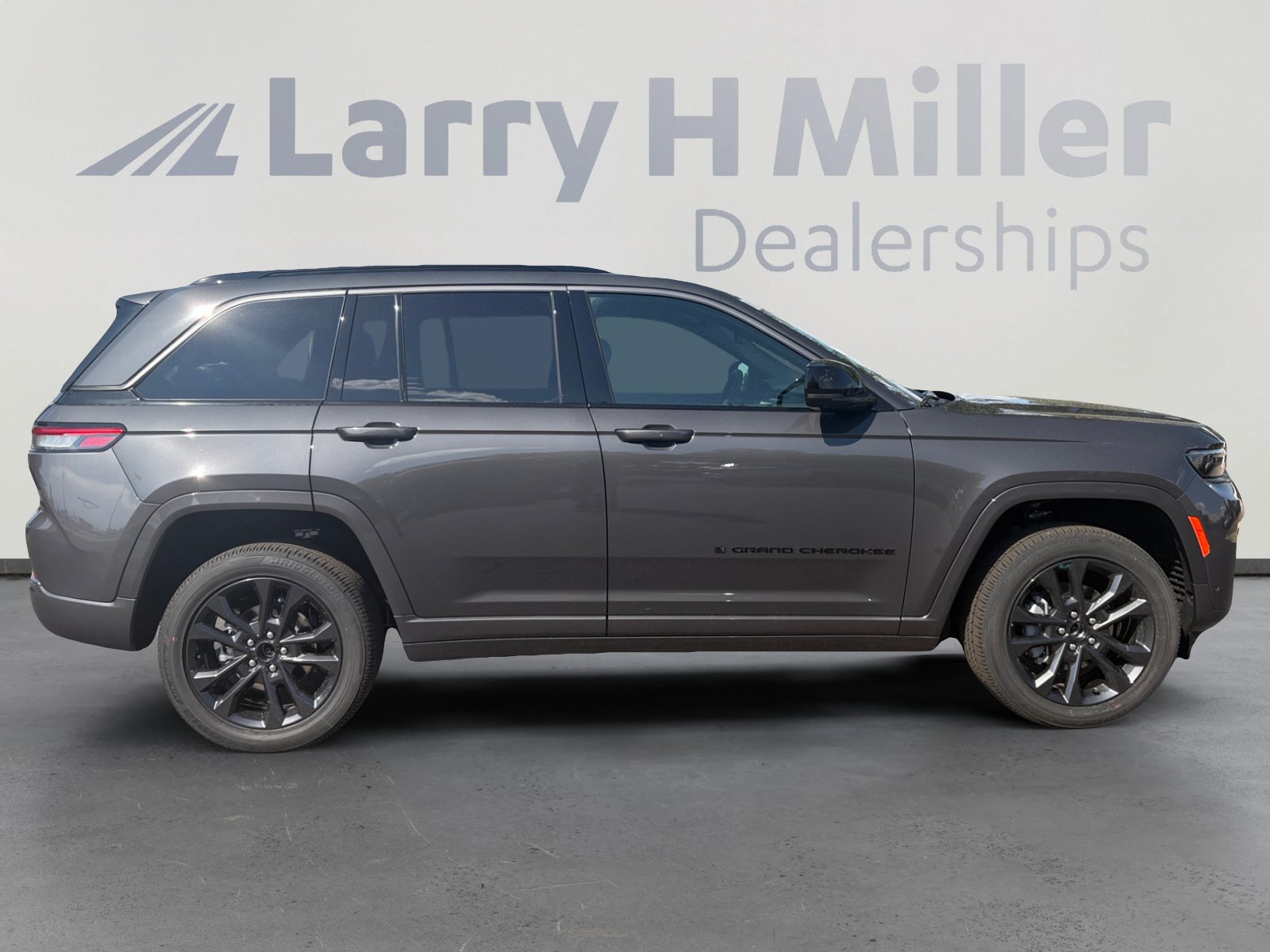 New 2026 Jeep Grand Cherokee Limited AWD/4WD image 6