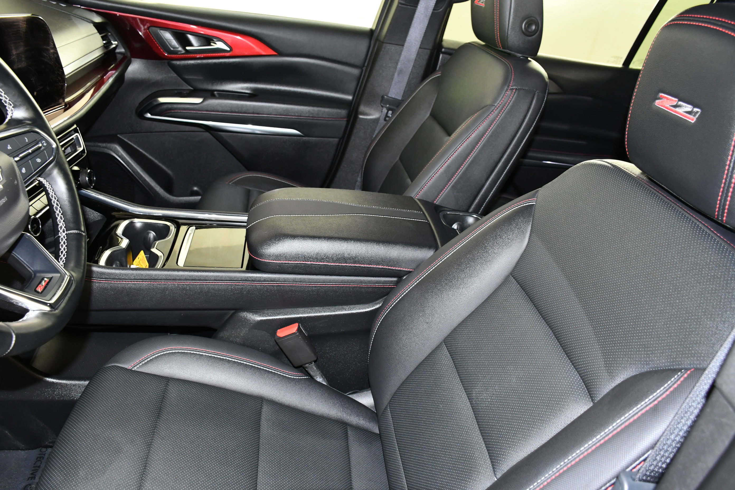 Used 2025 Chevrolet Traverse Z71 image 36