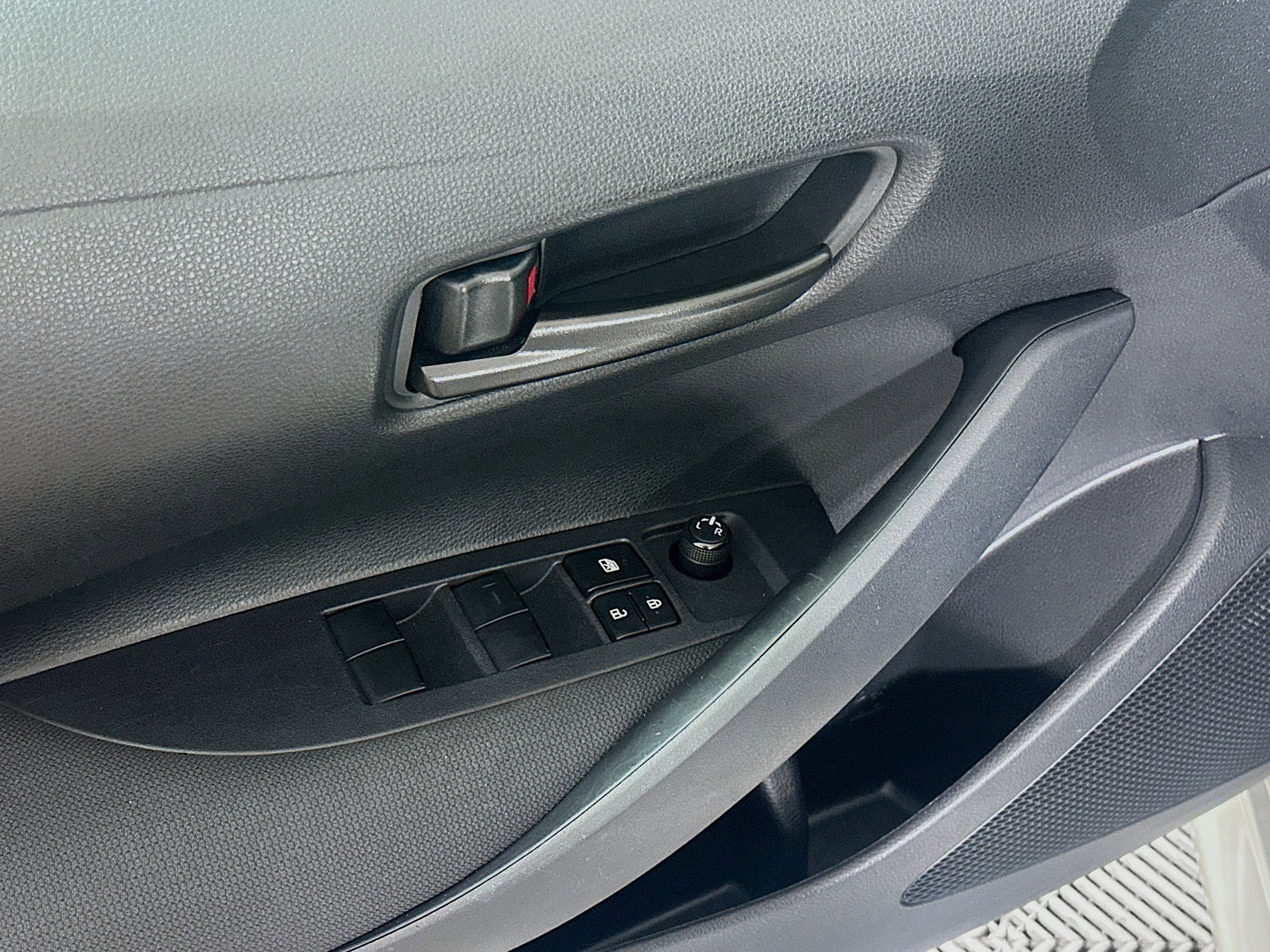 Used 2024 Toyota Corolla LE FWD image 15