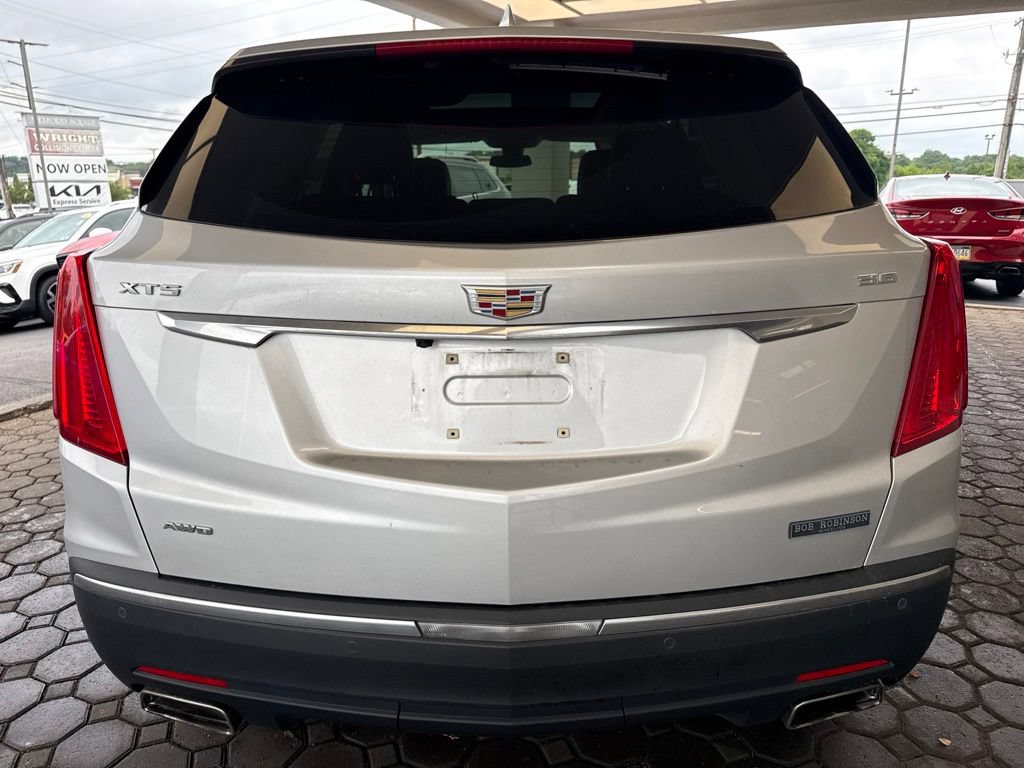 Used 2017 Cadillac XT5 Premium Luxury w/ Advanced Security Package AWD/4WD image 7