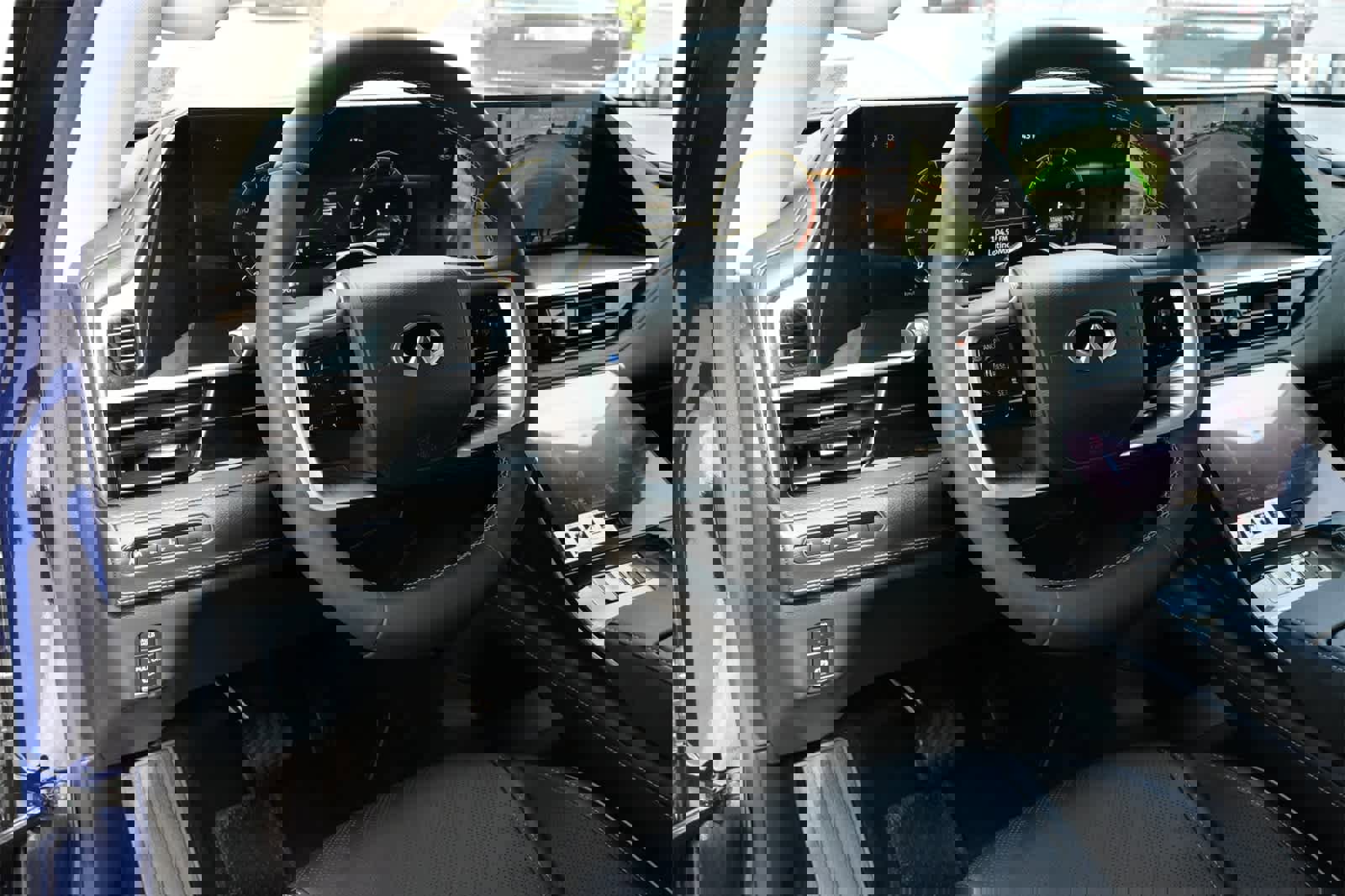 New 2025 INFINITI QX80 Luxe w/ Cargo Package image 16