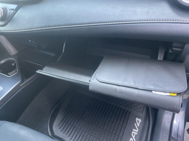 Used 2018 Toyota RAV4 XLE AWD/4WD image 50