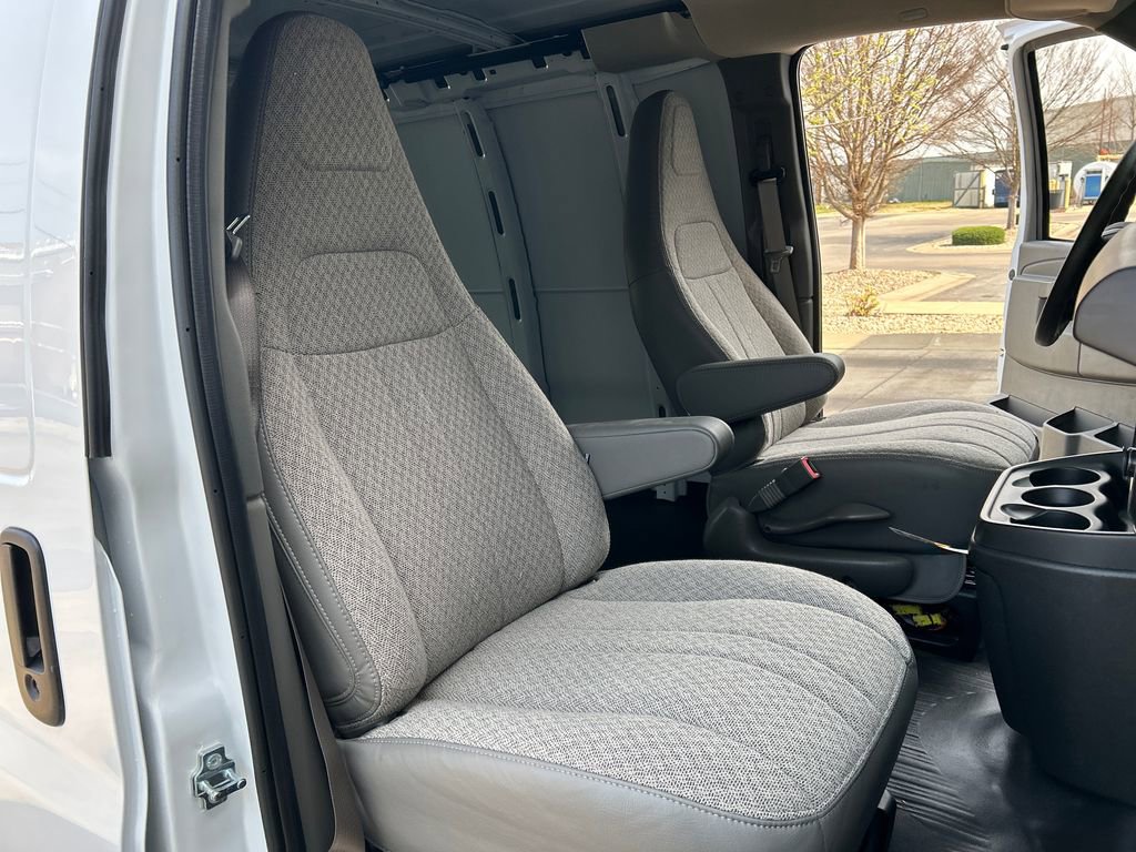 New 2026 GMC Savana 3500 Work Van 3D Extended Cargo Van RWD image 21