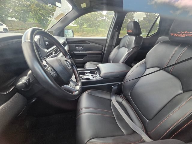 Used 2025 Honda Pilot TrailSport image 10