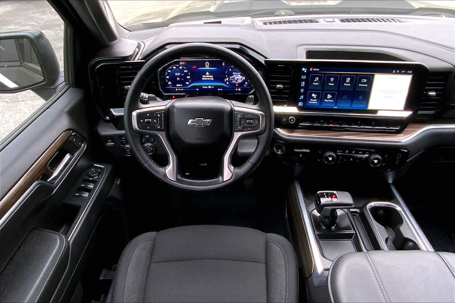 Used 2024 Chevrolet Silverado 1500 LT Trail Boss w/ Convenience Package II AWD/4WD image 6
