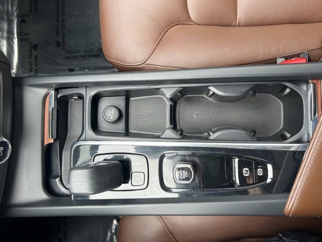 Certified 2023 Volvo XC60 T8 Plus image 36