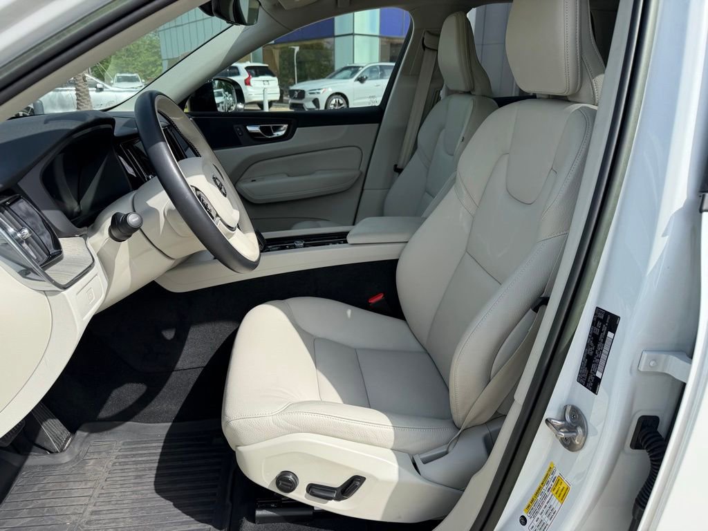 Used 2023 Volvo XC60 B5 Plus w/ Climate Package image 10