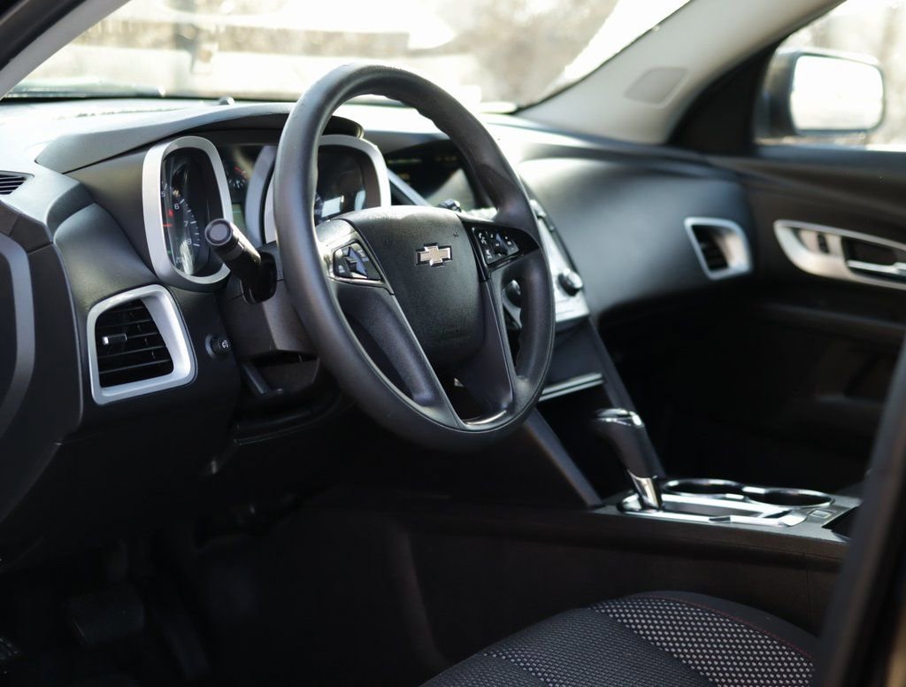 Used 2016 Chevrolet Equinox LS image 9