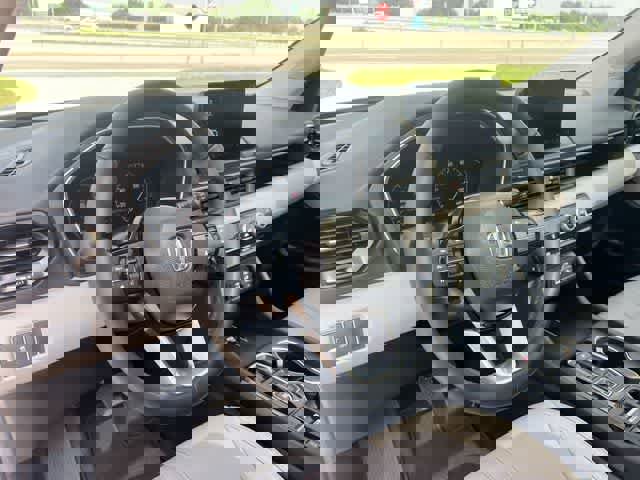 Used 2025 Honda Pilot Touring image 15