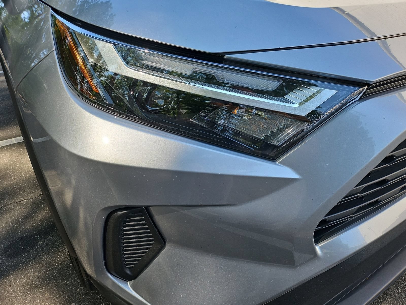 Used 2025 Toyota RAV4 XLE FWD image 13