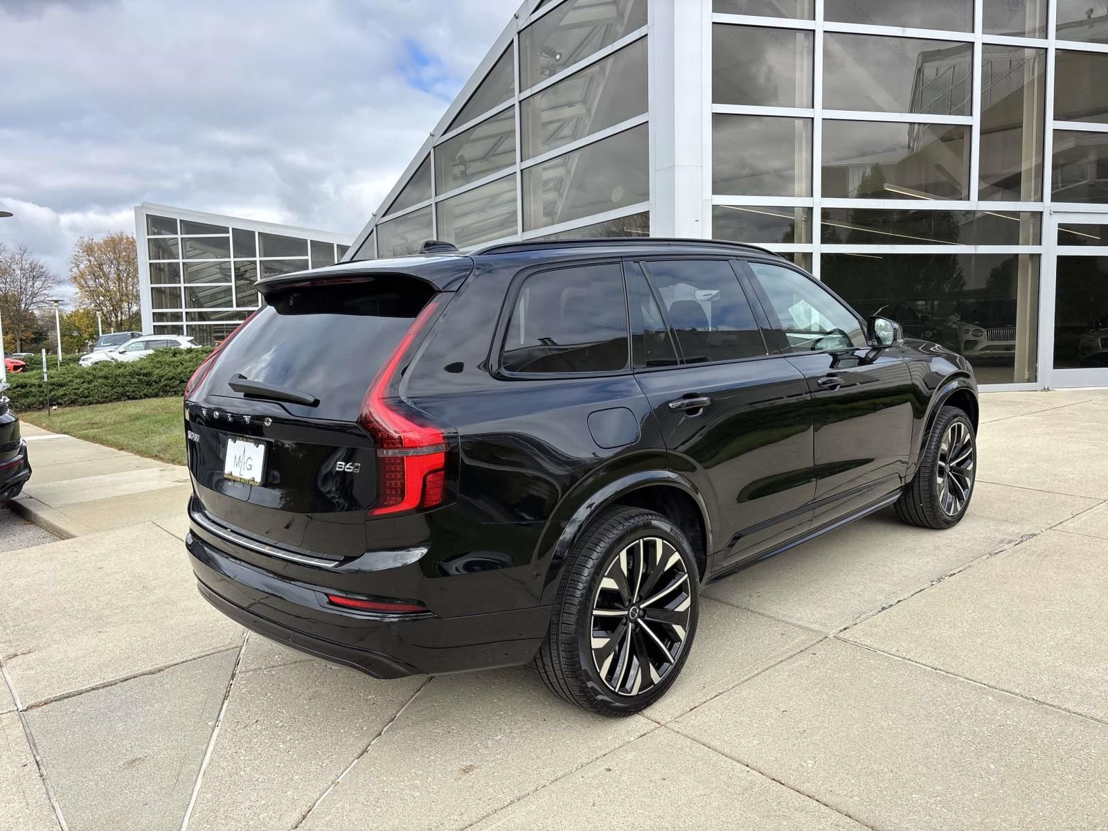 Used 2026 Volvo XC90 B6 Ultra w/ Protection Package Premier AWD/4WD image 7