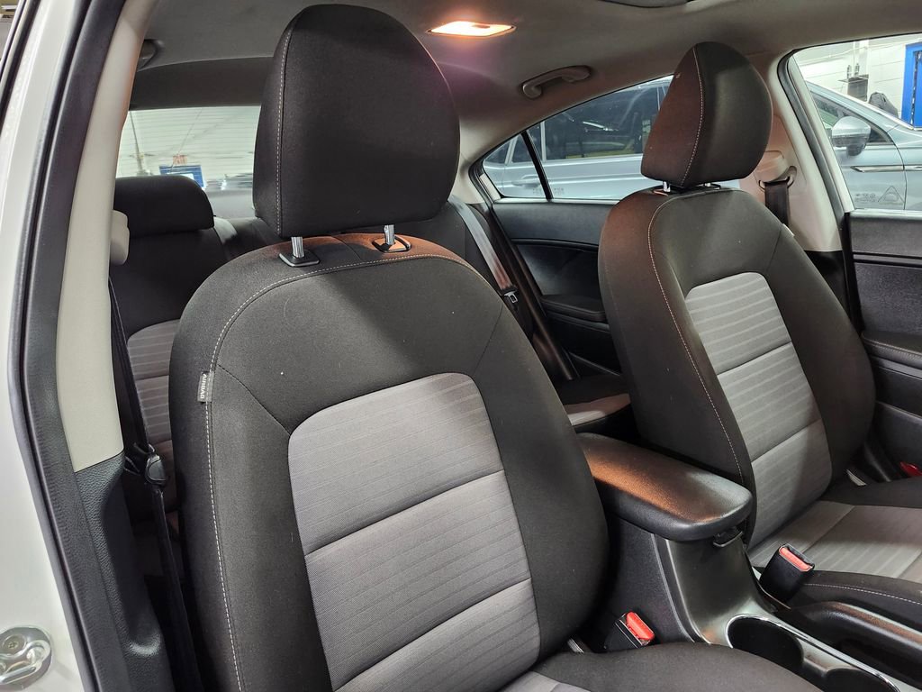 Used 2018 Kia Forte S w/ S Technology Plus Package FWD image 14