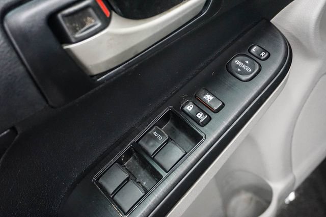 Used 2013 Toyota Camry LE image 6