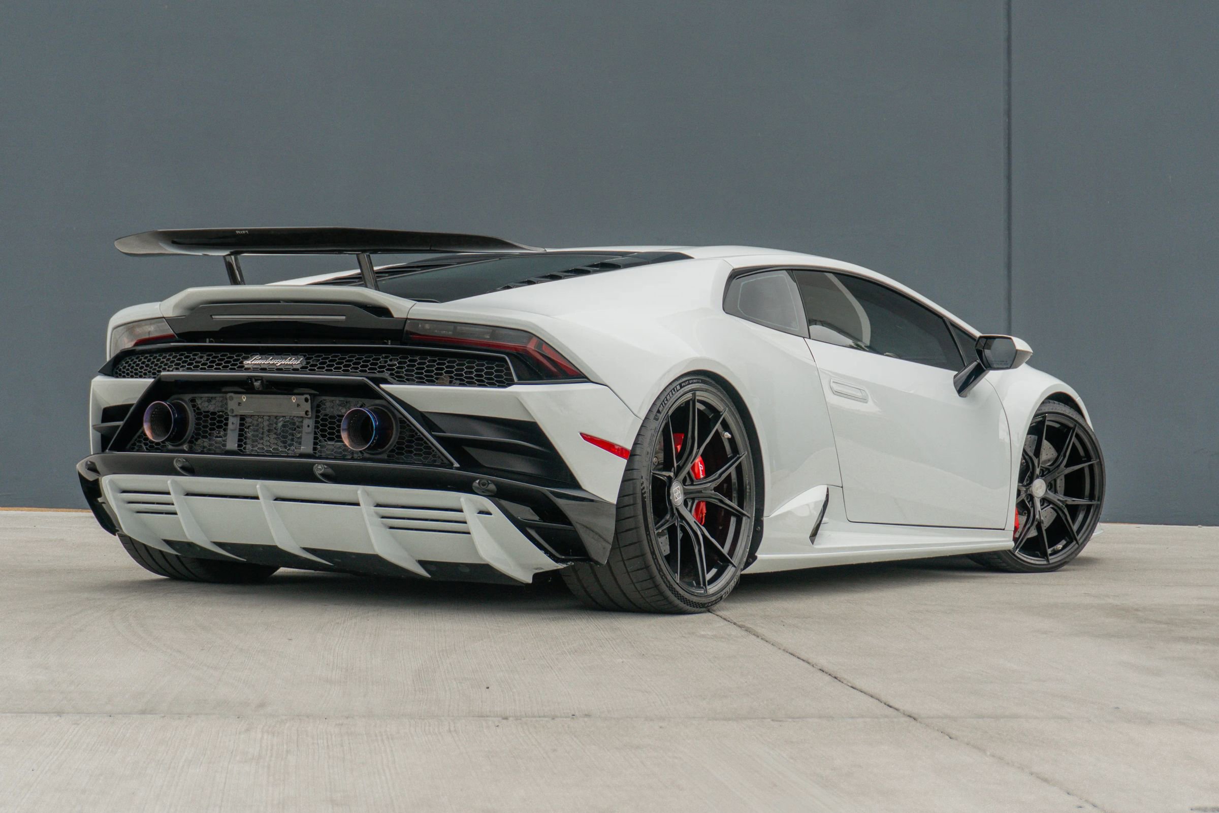 Used 2020 Lamborghini Huracan EVO image 7