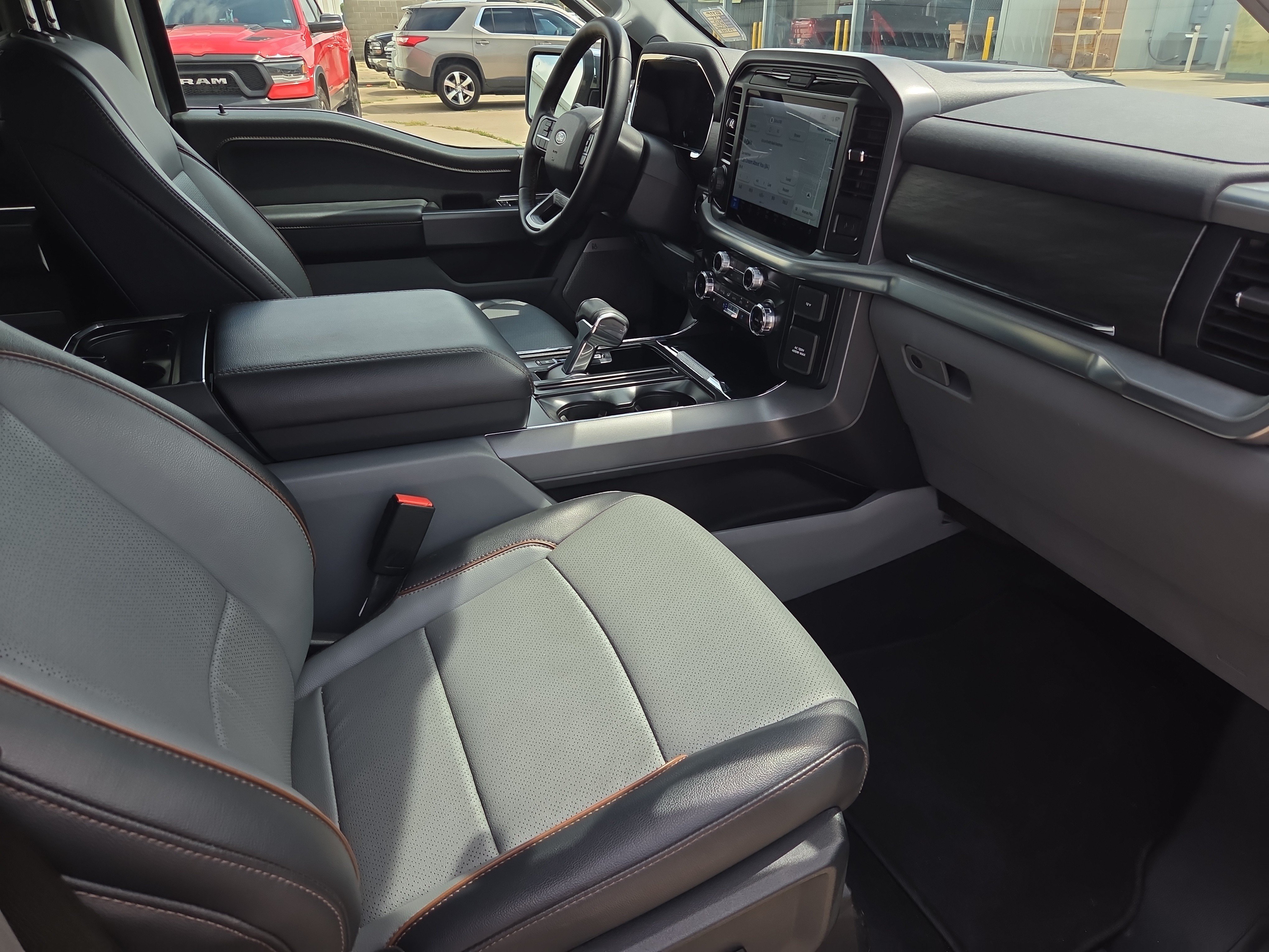 Used 2025 Ford F150 Lariat AWD/4WD image 9