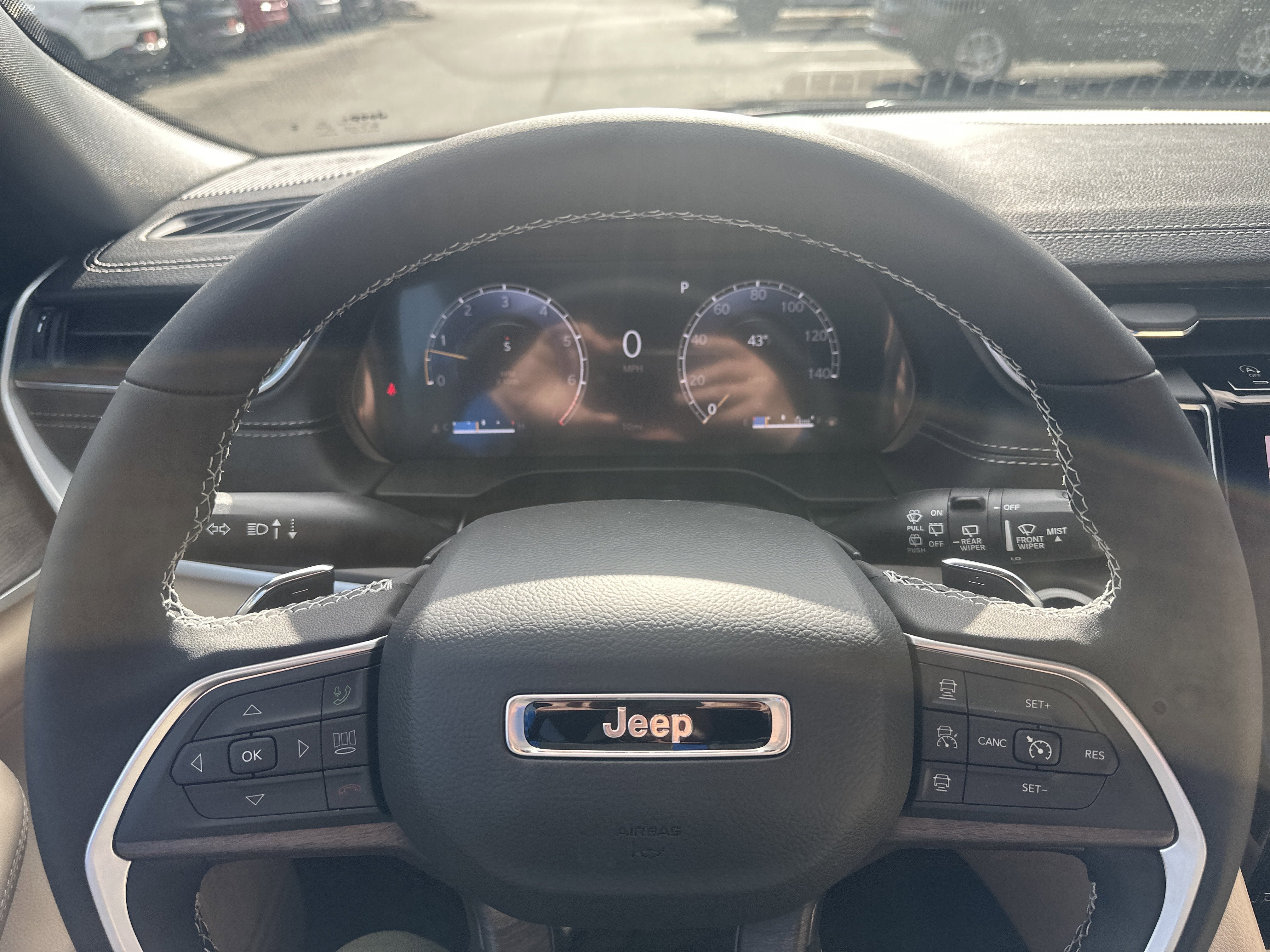 New 2025 Jeep Grand Cherokee Limited w/ Black Appearance Package AWD/4WD image 38