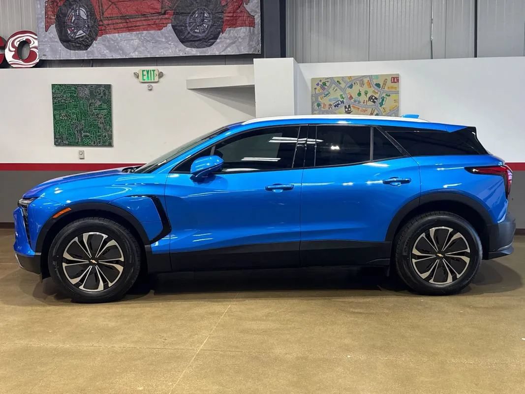 Used 2024 Chevrolet Blazer EV LT AWD/4WD image 11