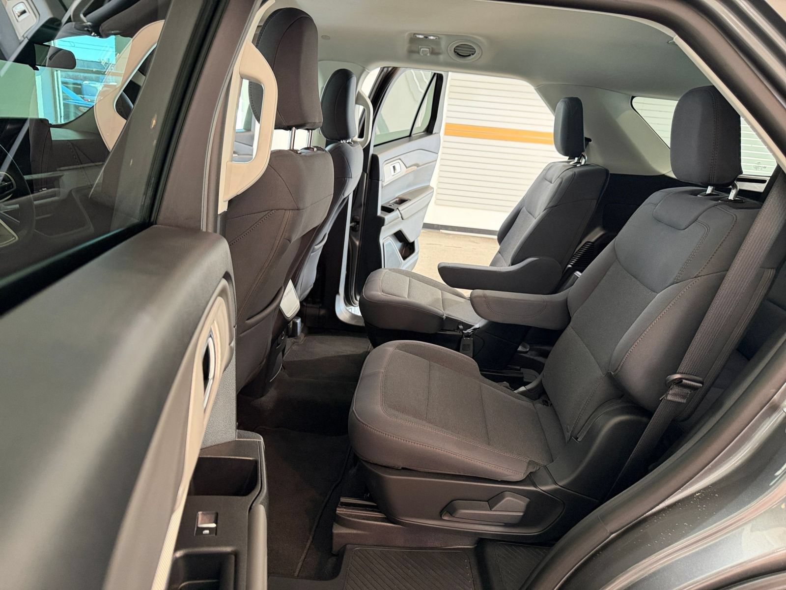 Used 2026 Ford Explorer Active AWD/4WD image 25