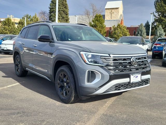 New 2026 Volkswagen Atlas Peak Edition image 2