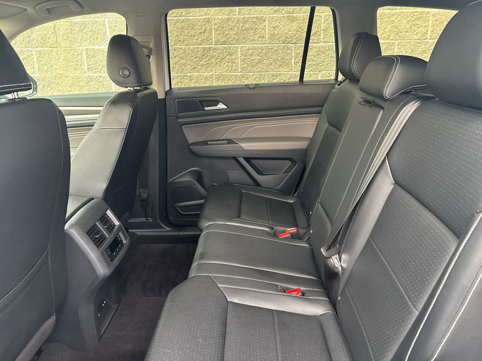 Used 2023 Volkswagen Atlas SE image 26