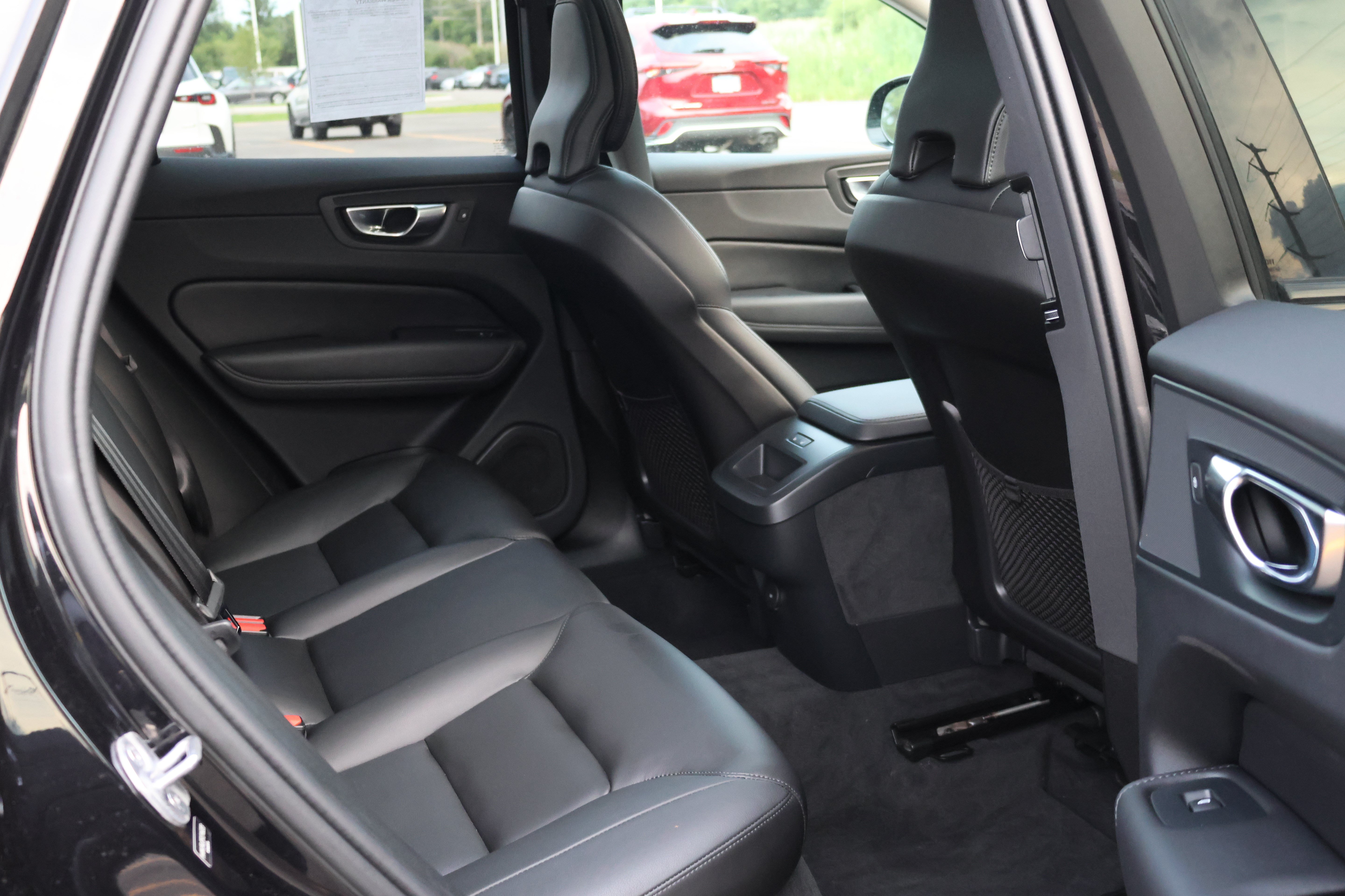 Used 2025 Volvo XC60 B5 Core AWD/4WD image 20