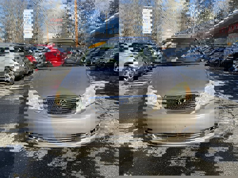 Used 2005 Toyota Corolla CE image 2