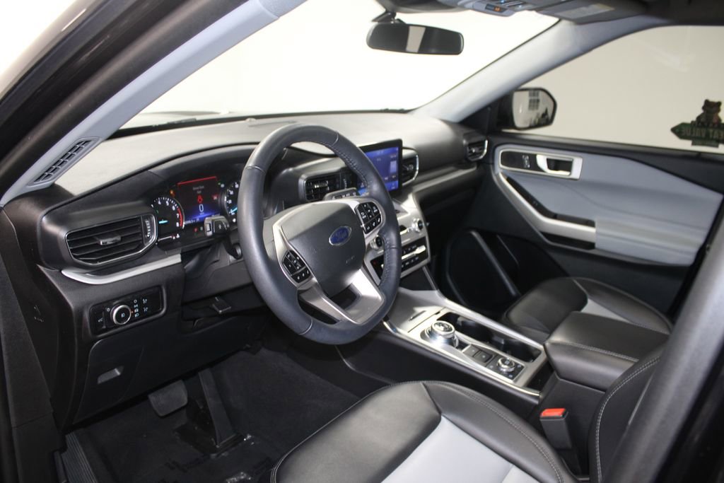 Used 2023 Ford Explorer XLT w/ Equipment Group 202A image 23