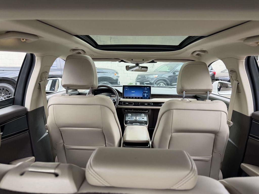 Used 2022 Lincoln Nautilus Reserve AWD/4WD image 11