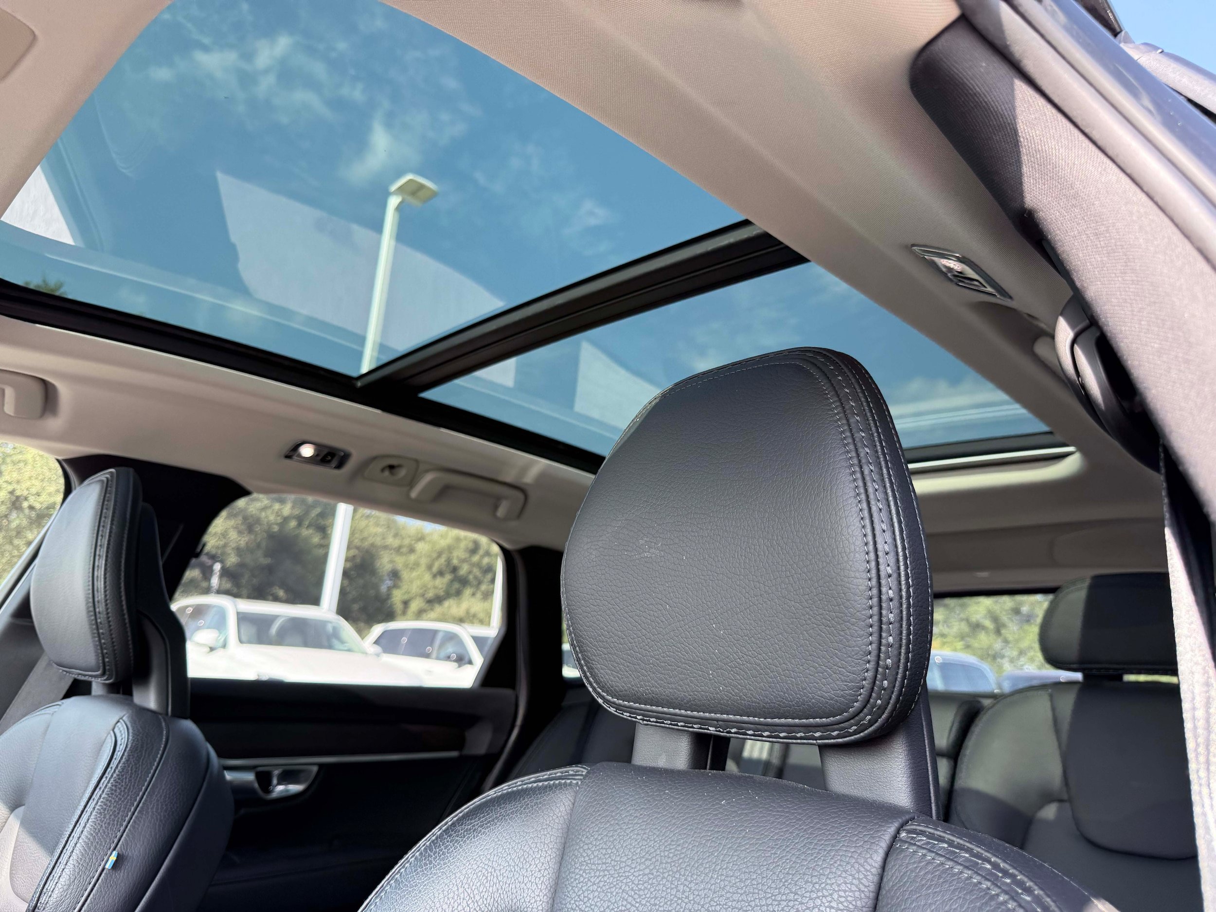 Used 2018 Volvo V90 T6 Cross Country w/ Convenience Package AWD/4WD image 10
