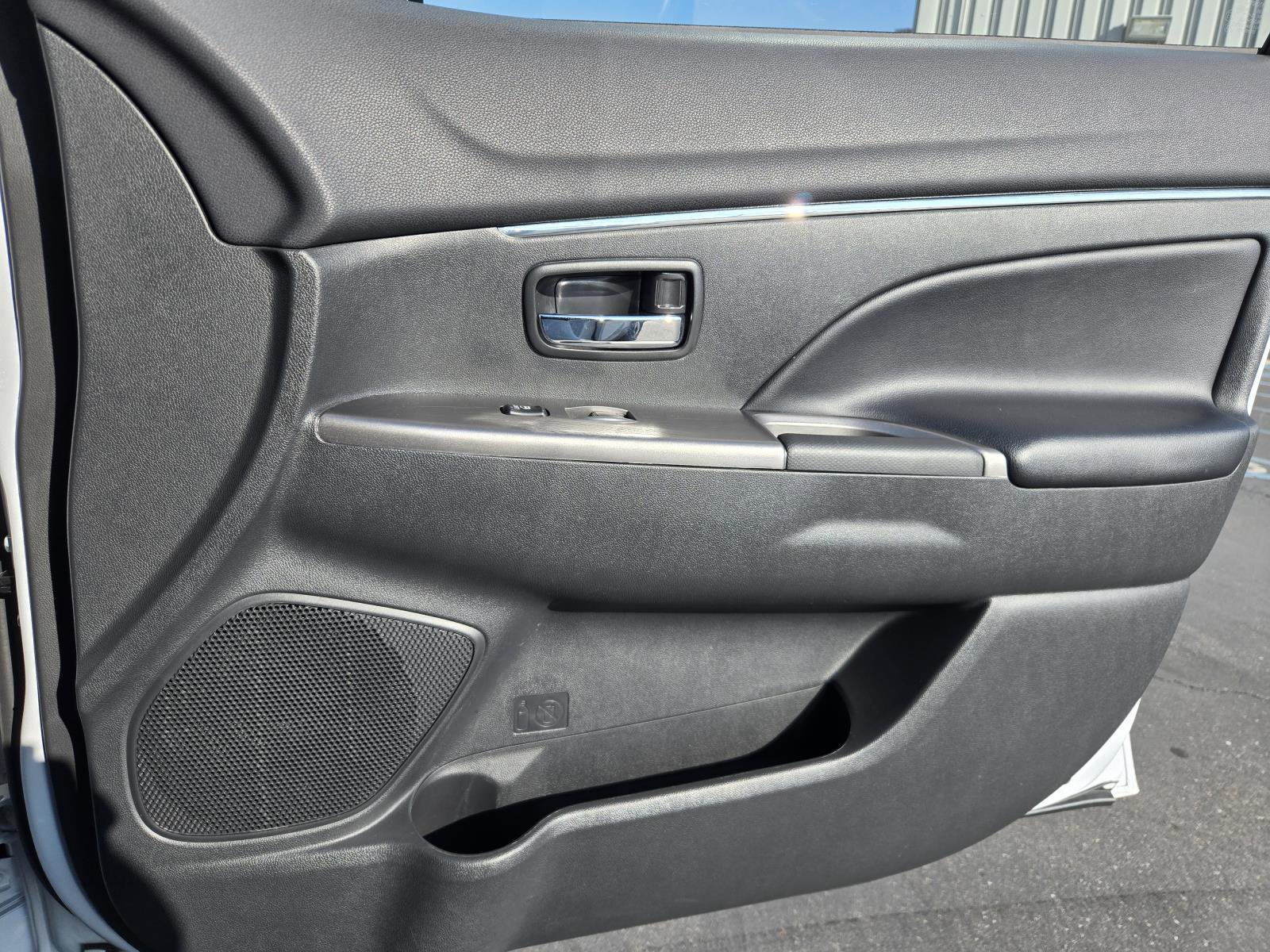 Used 2024 Mitsubishi Outlander Sport SE image 32