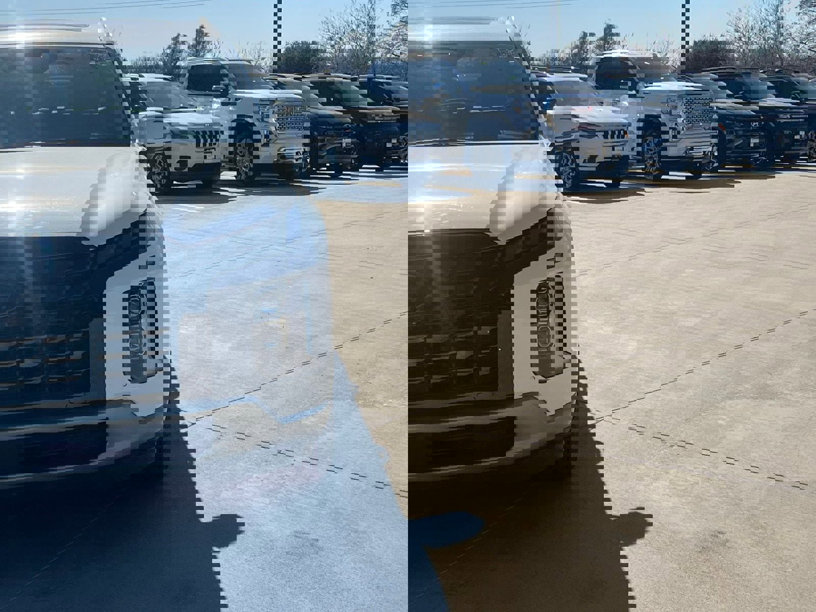 Used 2023 Hyundai Palisade Limited w/ Winter Package image 3