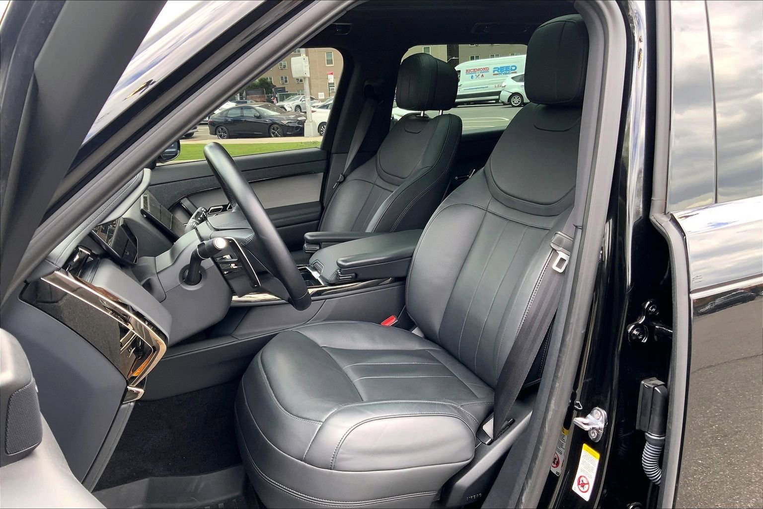 Certified 2024 Land Rover Range Rover Sport SE AWD/4WD image 7