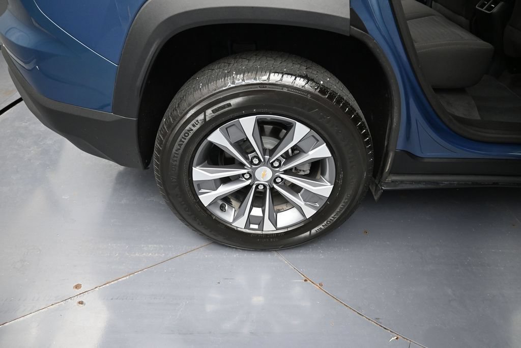 Used 2025 Chevrolet Equinox LT FWD image 22
