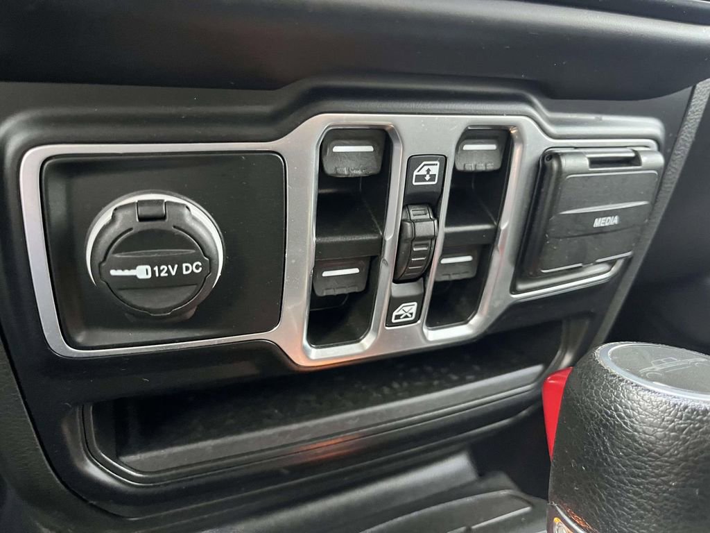 Used 2023 Jeep Gladiator Sport image 26