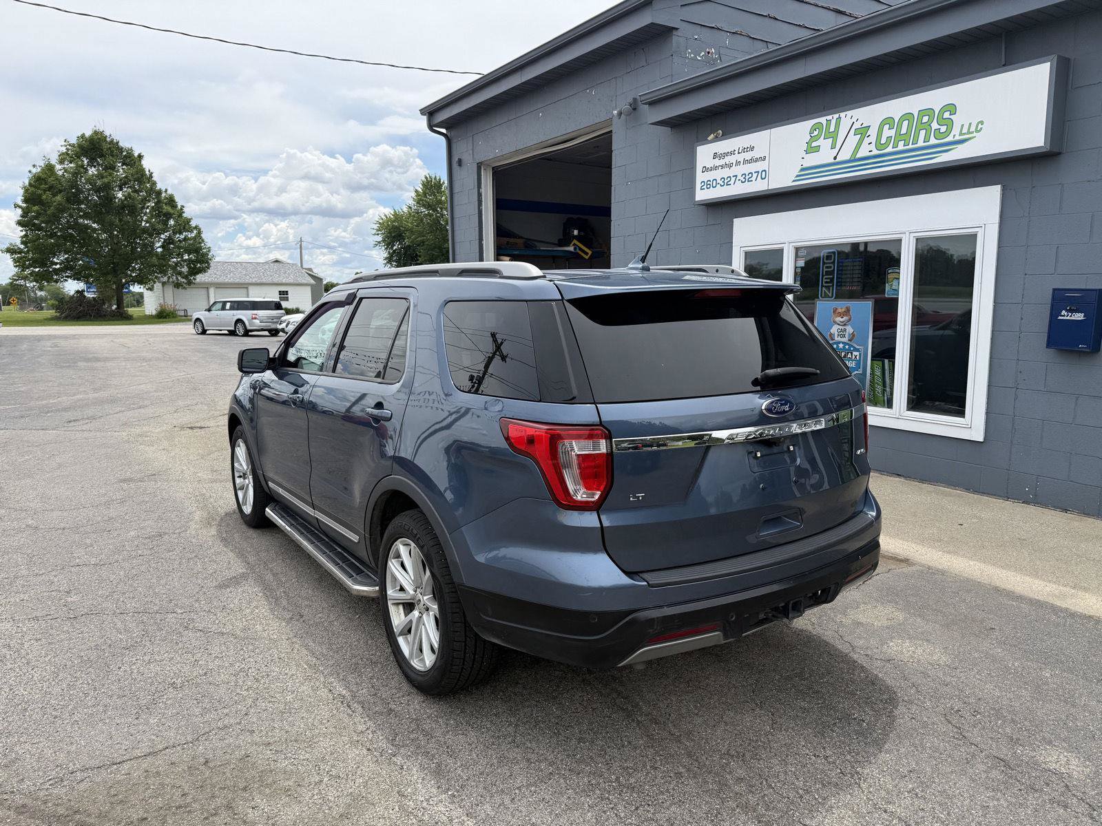 Used 2019 Ford Explorer XLT w/ Equipment Group 202A AWD/4WD image 7