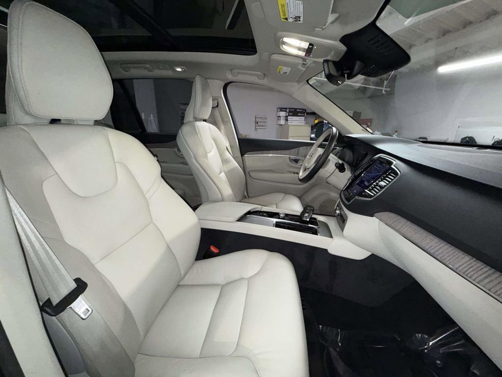 Used 2024 Volvo XC90 B6 Plus image 14