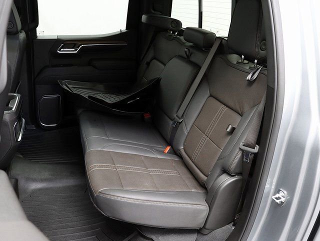 Used 2024 Chevrolet Silverado 1500 High Country w/ Technology Package image 12