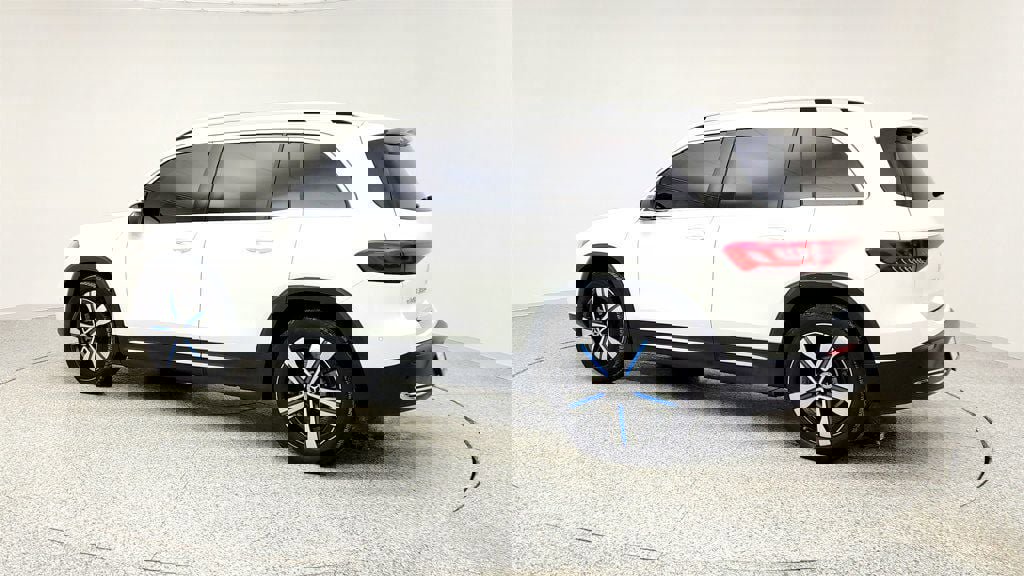 Used 2023 Mercedes-Benz EQB 350 4MATIC SUV w/ Exclusive Package image 7