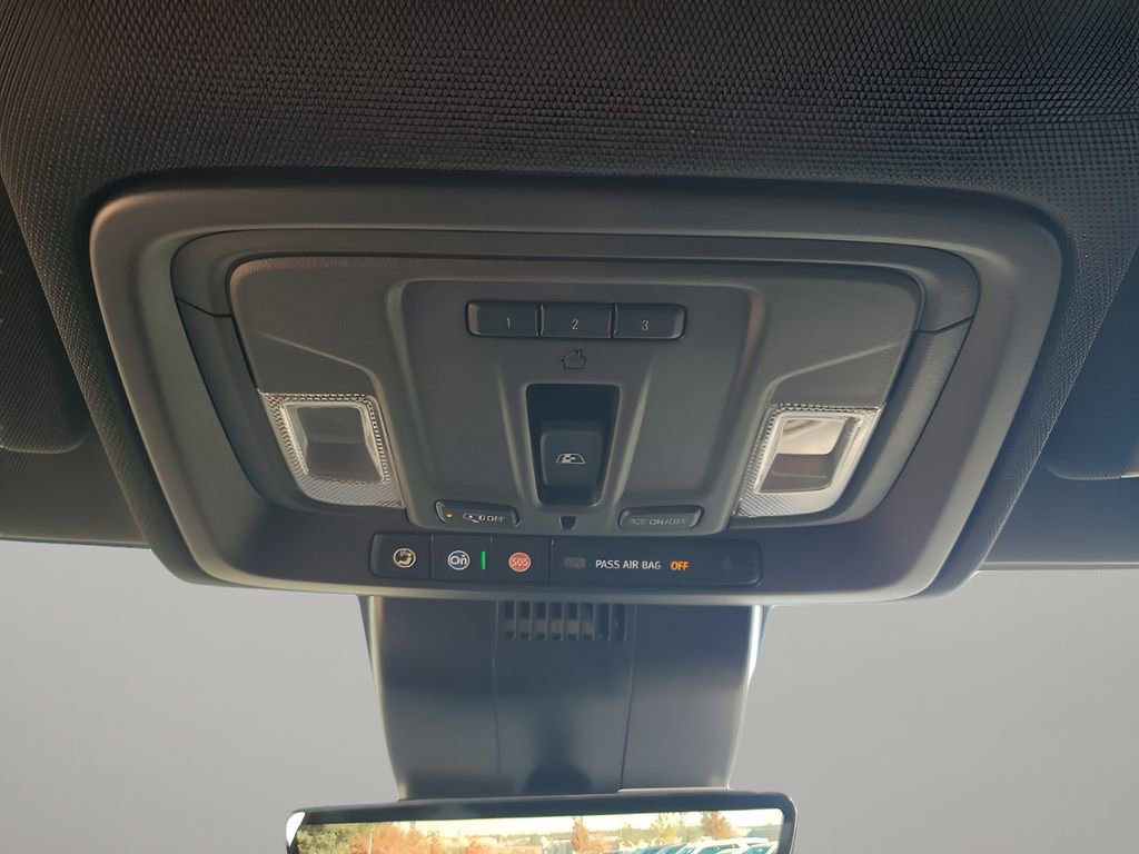 Used 2024 GMC Sierra 1500 AT4 w/ Technology Package image 42